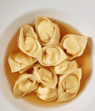 Cappelletti Romagnoli with cheese
